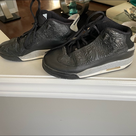 Jordan black and grey sneakers - Picture 2 of 4